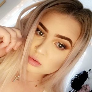 Meet your Posher, Carlee